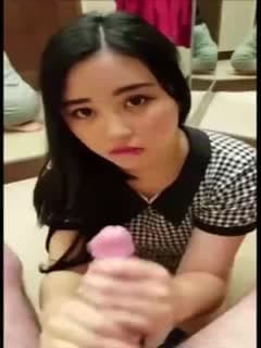 大二女友把我鸡巴吃的红红的