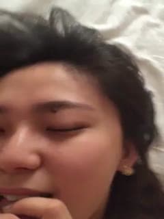 表情很到位，淫声不断