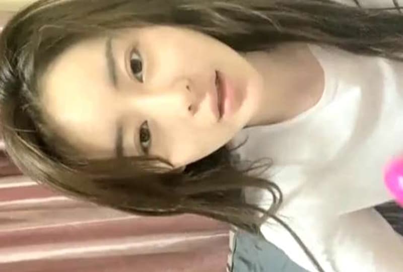 清新小美女『爱の玫瑰』和男友激情一炮无套抽插差点内射胸前性感纹身玫瑰在快速抽插中摇晃更显美丽。
