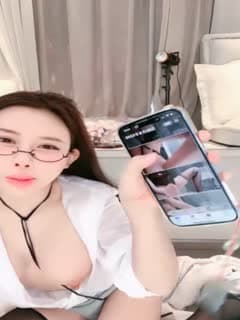 #主播 风骚眼镜黑丝御姐