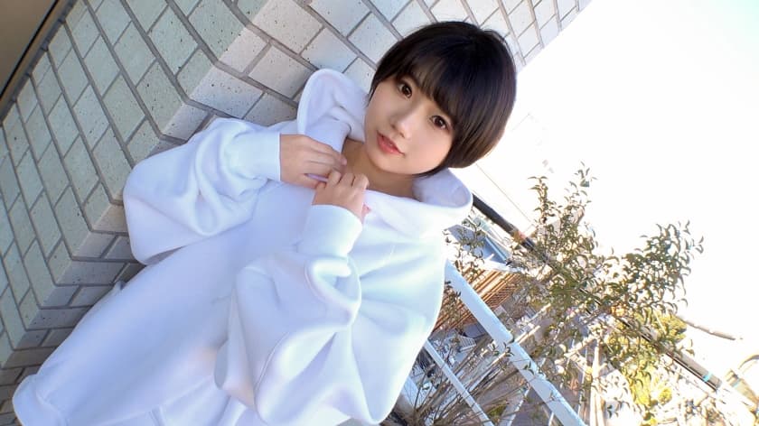 SIRO-5071 【可愛い顔して意外と変態？】ぶかぶかのパーカーを上に来ただけで、ズボンやスカートは穿かず(パ