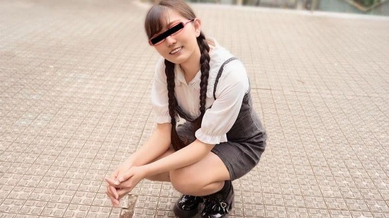 10musume 021426_01 お尻の開発にも興味津々な赤メガネ娘